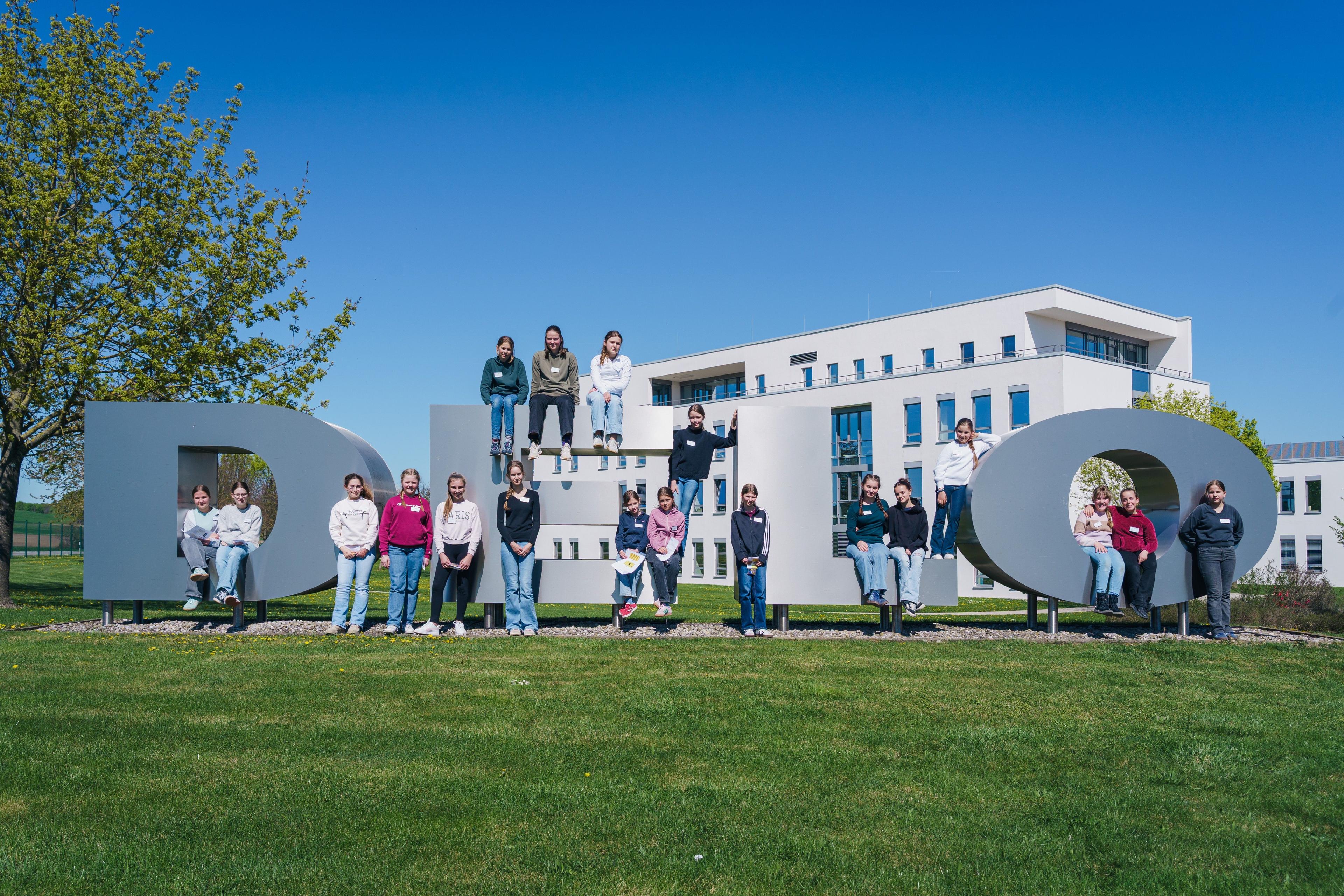 Praxis im Labor: Girls’ Day bei Delo
