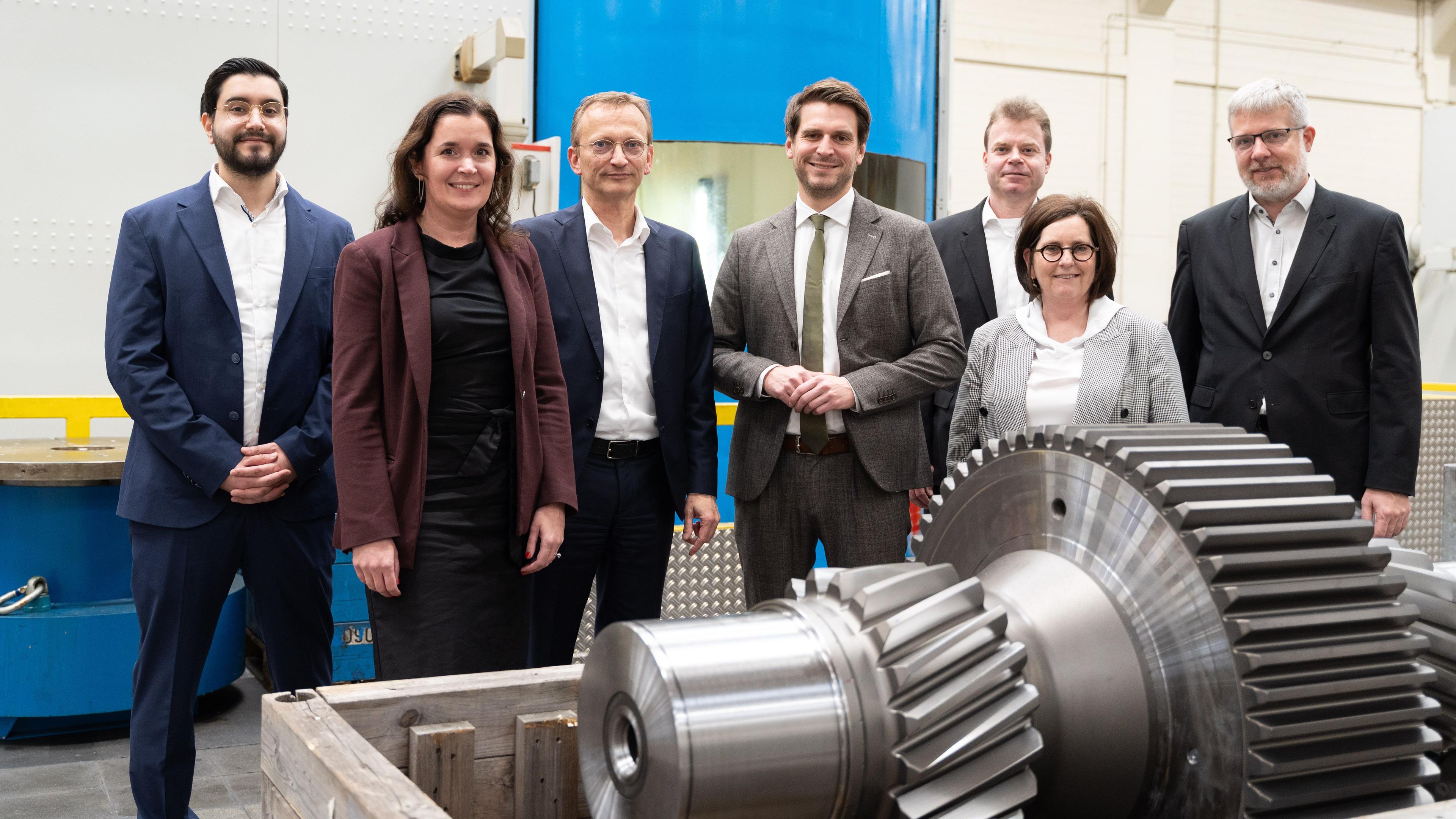 Flender im Dialog mit NRW-Staatssekretär Paul Höller