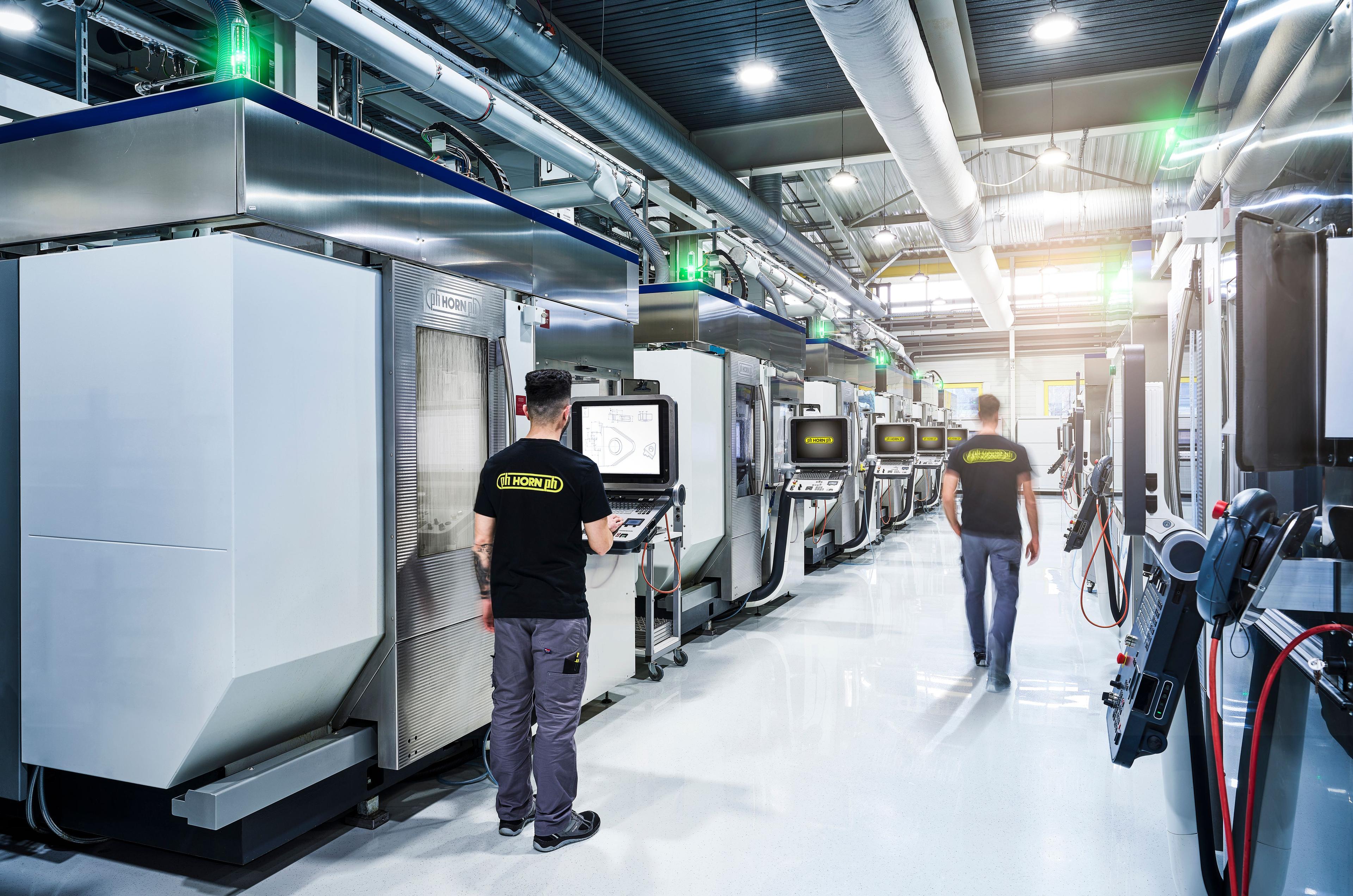 Blick in die Produktionshallen am Technologiestandort Tübingen.