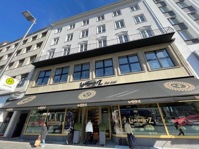 Fassadenansicht des Flagship Stores.