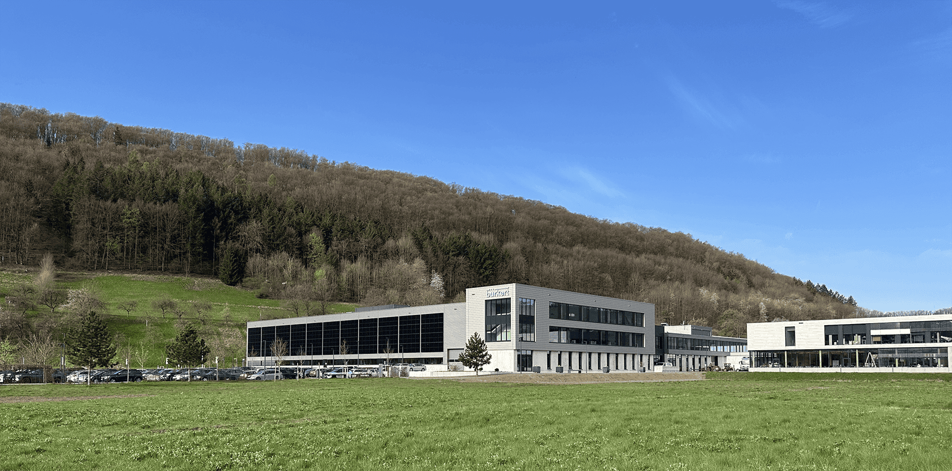 Bürkert eröffnet Kompetenzzentrum Kunststofftechnik