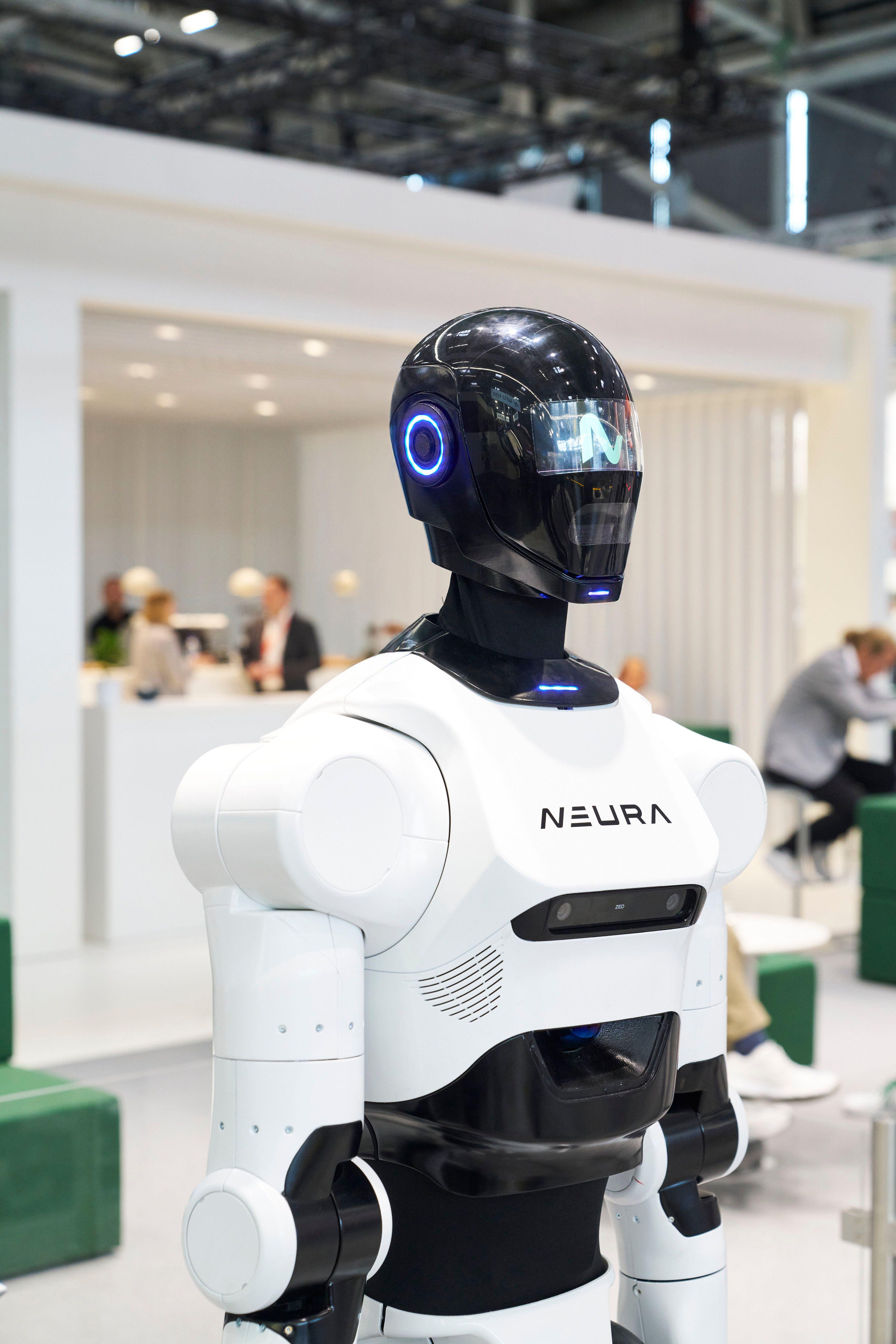 Der humanoide Roboter von Neura Robotics soll autonom und sicher in realen Umgebungen mit Menschen zusammenarbeiten.