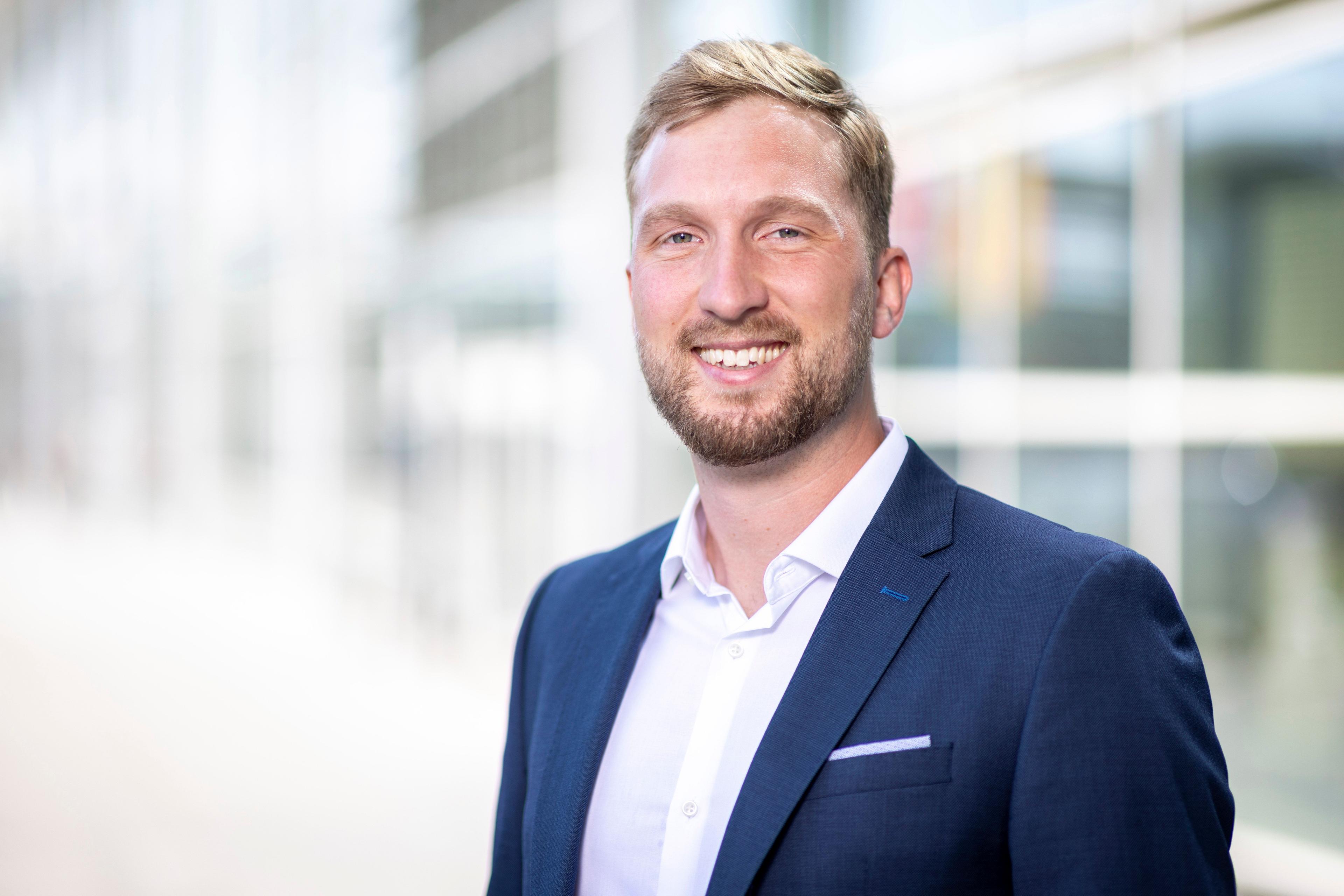 Encentive-Mitgründer und CEO Torge Lahrsen stellte Flexon vor – eine KI-gestützte Energiemanagement-Plattform.