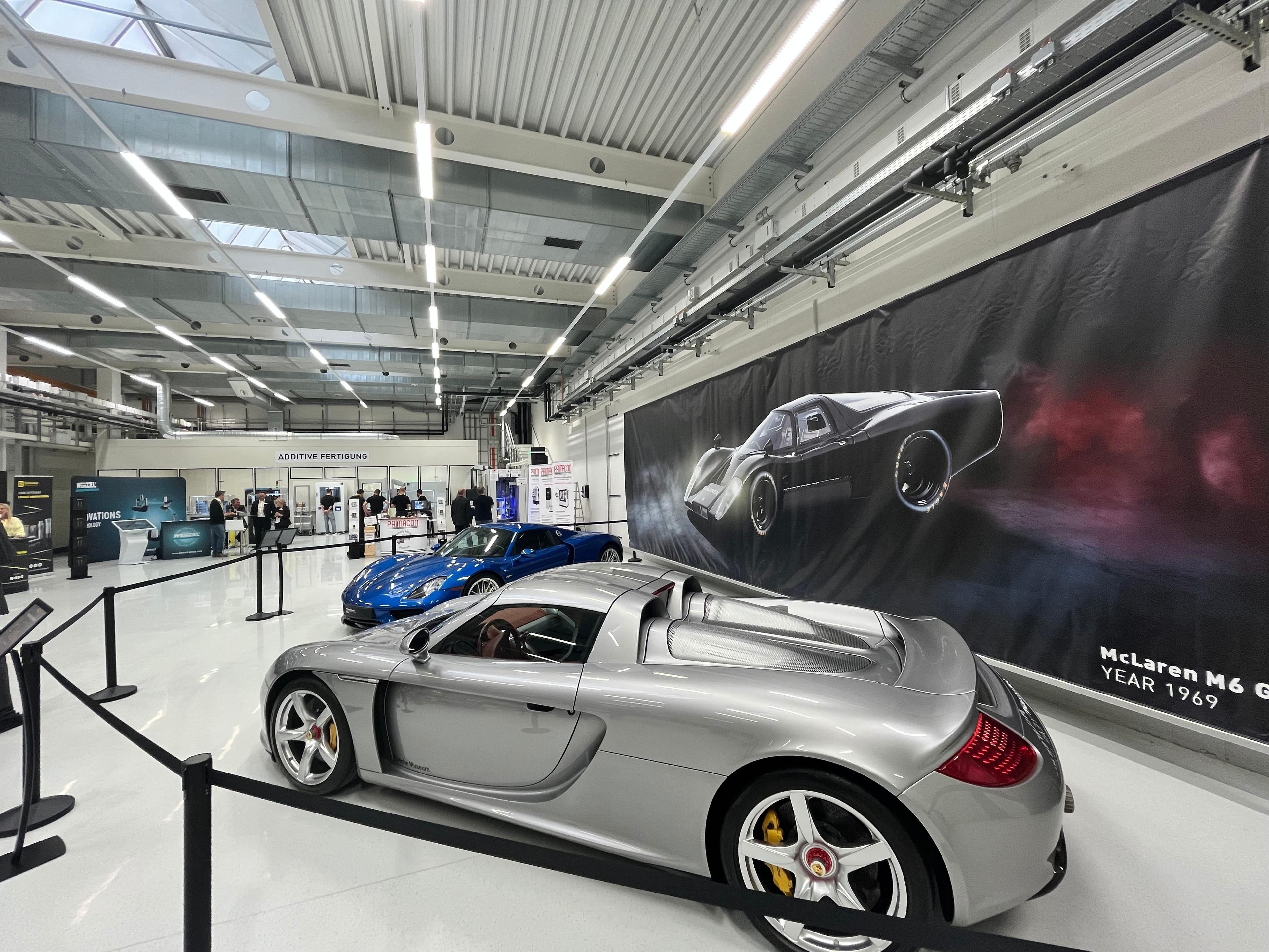 Alternative Werkstoffe: Aus dem Porsche-Museum ausgeliehen hatte Horn diesen 980 GT Rennwagen mit Kohlefaser-Monocoque.