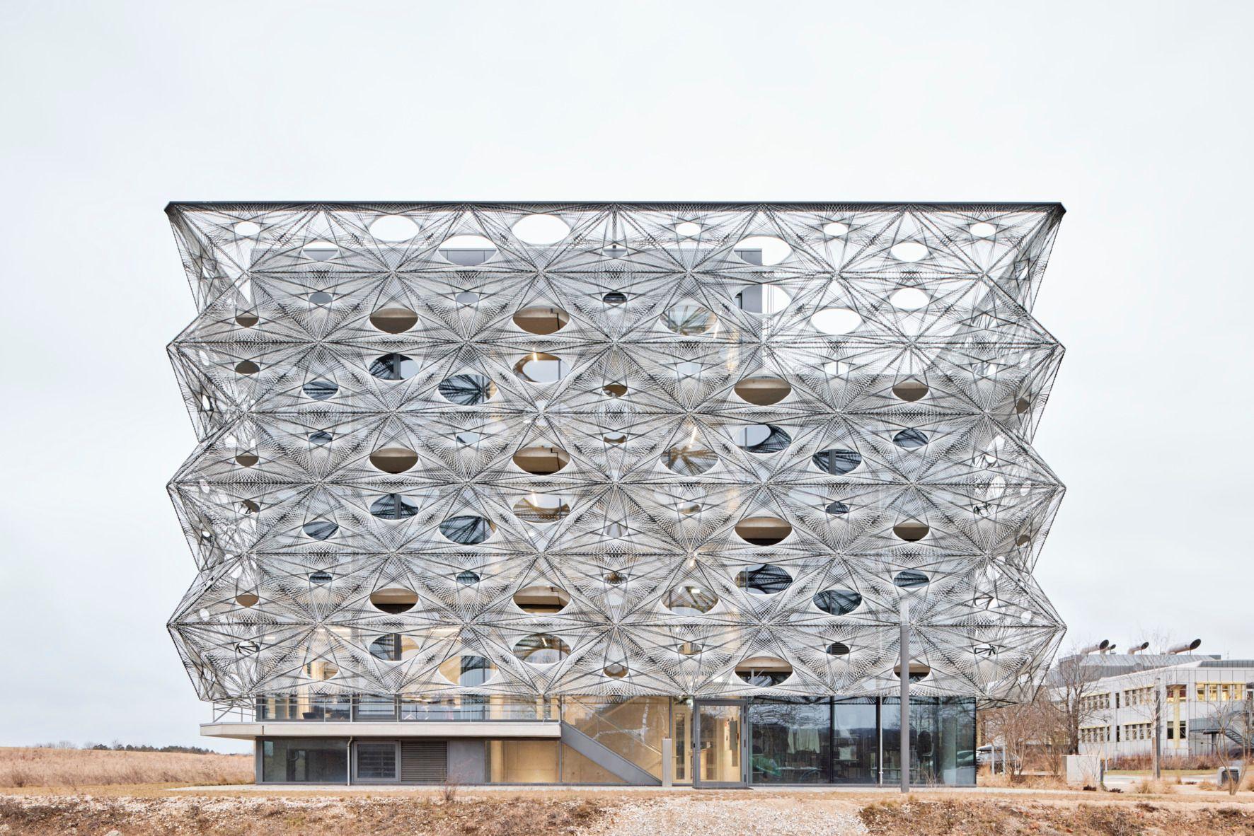 Hörmann: Transparente Türen für das Texoversum