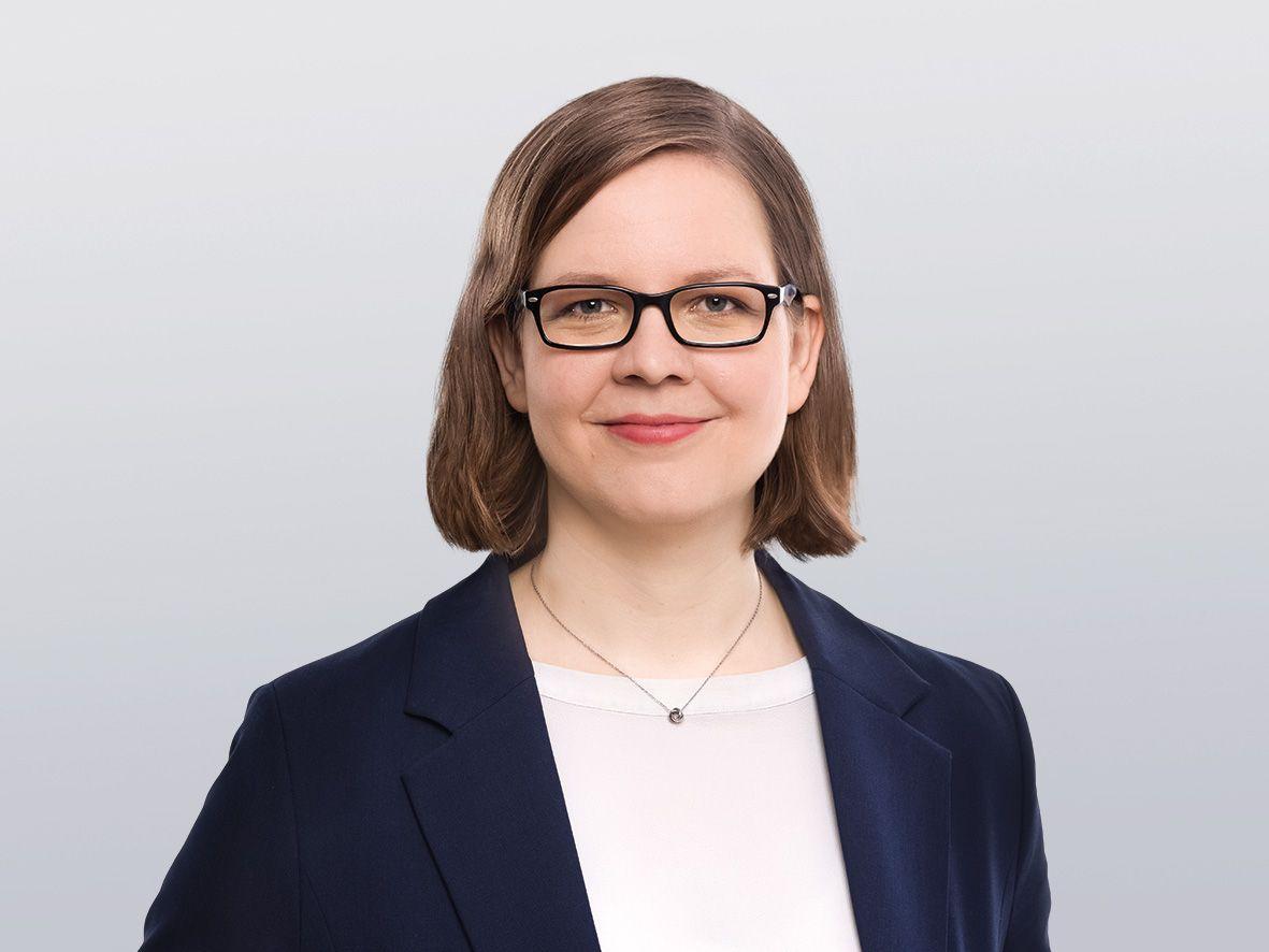 Dr. Christine Toman ist Rechtsanwältin bei GSK Stockmann in Hamburg und auf das Thema Nachhaltigkeit spezialisiert.